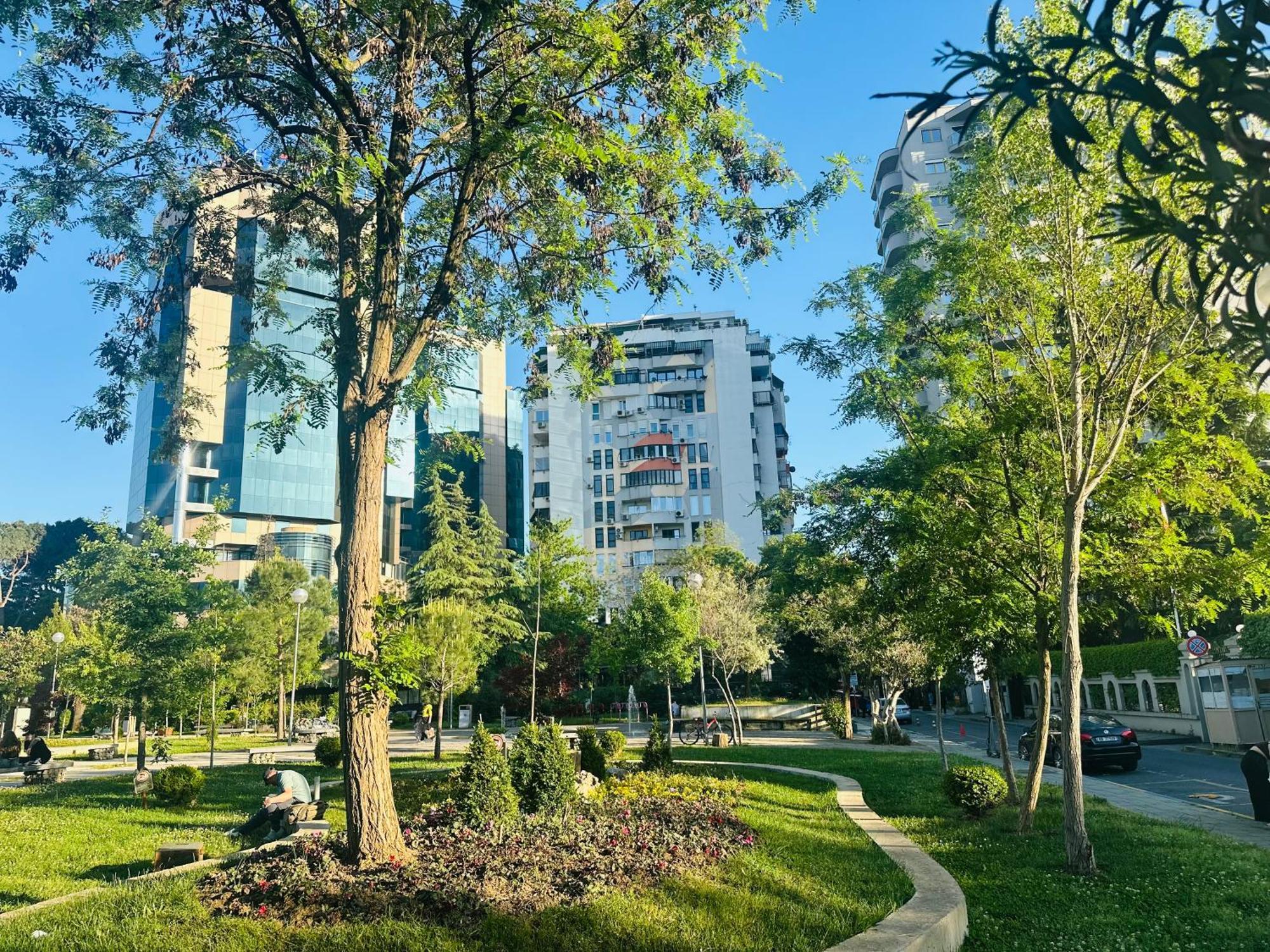 Amo Tower Tirana Center Lägenhet Exteriör bild